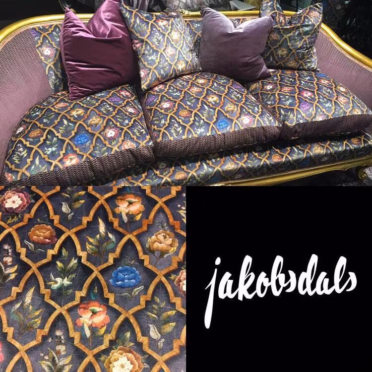 Jakobsdals Textil Metervara - GRACE MENDOZA (Lila)