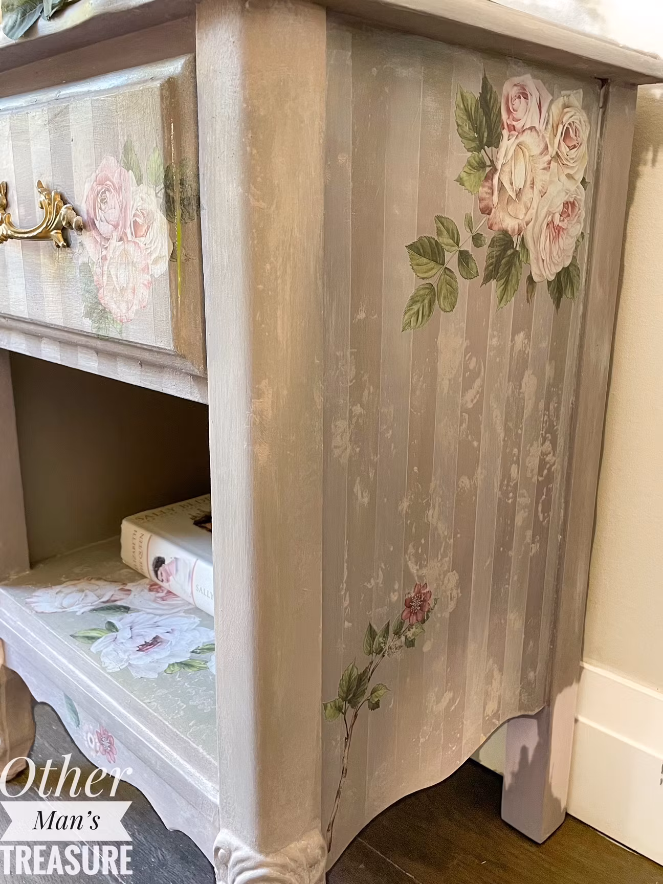 TRANSFER - Re Design Décor Transfers - Delicate Roses  Photo credit @othermanstreasure