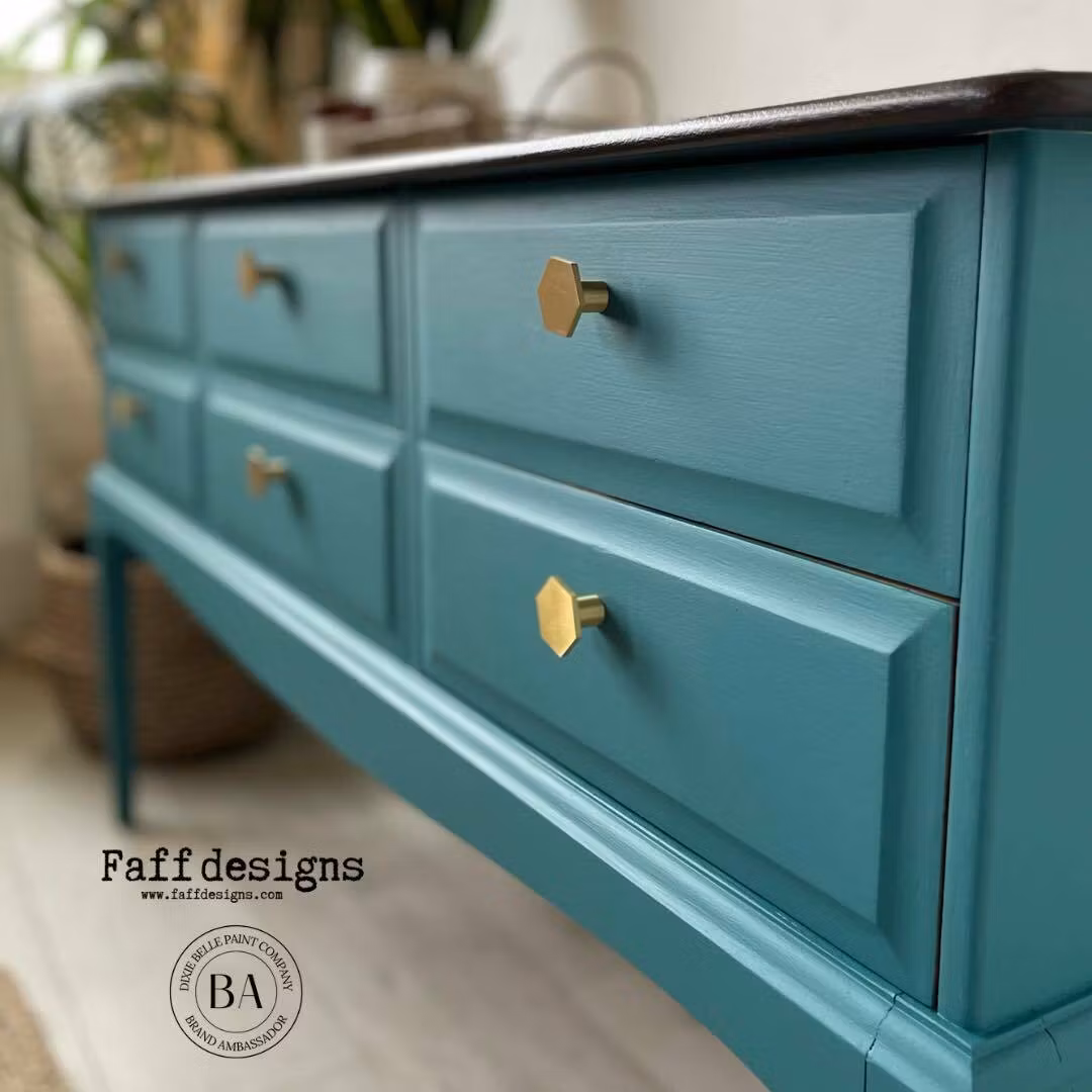 Dixie Belle SILK All-In-One Mineral Paint - MIRAGE- Photo Credit @Faffdesigns