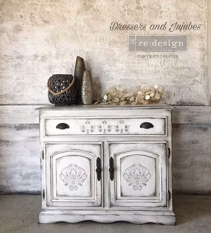 Transfermotiv - Re Design Décor Transfer - Antique Damask - Photo Credit: @dressersandjujubes