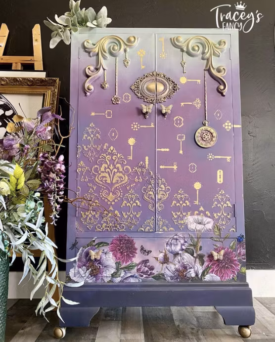 SCHABLON - Dixie Belle Stencil - Key to Succsess -Photo Credit: @TraysysPoolBellion