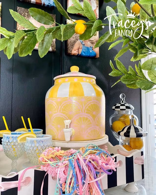SCHABLON - Belles and Whistles Stencil - WHEN LIFE GIVES YOU LEMONS - Photo Credit: @traceysfancy
