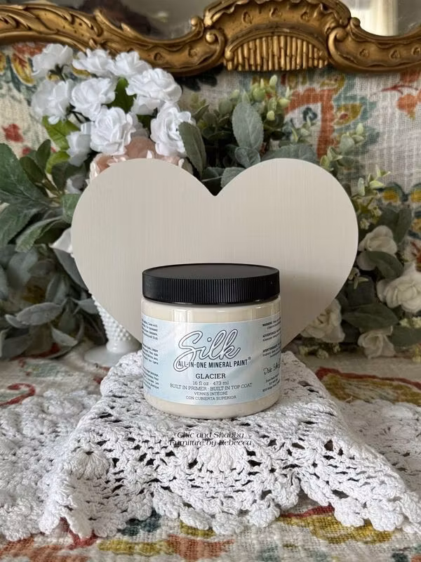Dixie Belle SILK All-In-One - Inredning & utomhusfärg - GLACIER