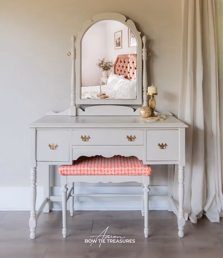 Dixie Belle CHALK Mineral Paint - Southern Roots - Gardenia