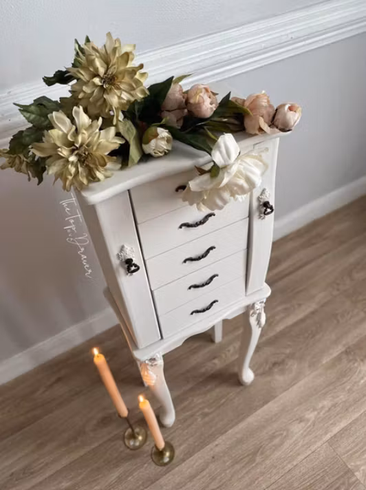 Dixie Belle CHALK Mineral Paint - Southern Roots - Magnolia