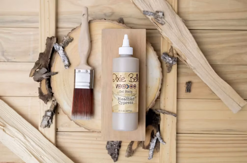 Dixie Belle Voodoo Gel Stain (vattenburen) - BLEACHED CYPRUS