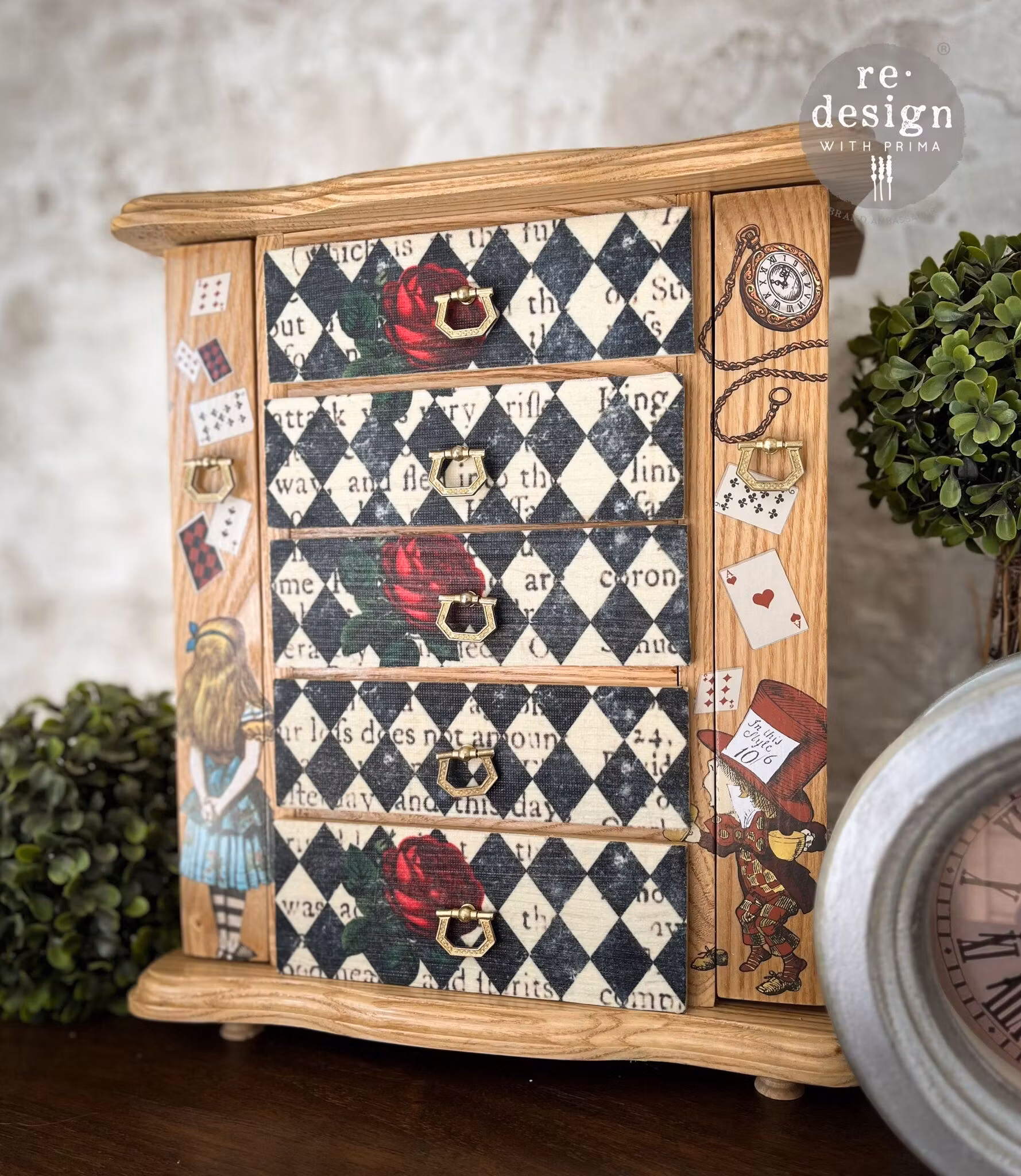 Re Design Tissue Paper - Queen's Court of Roses - 49.5x76cm