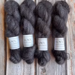 Silk Mohair Nästan Svart