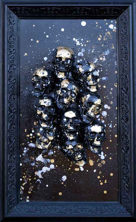 Skulls golden small