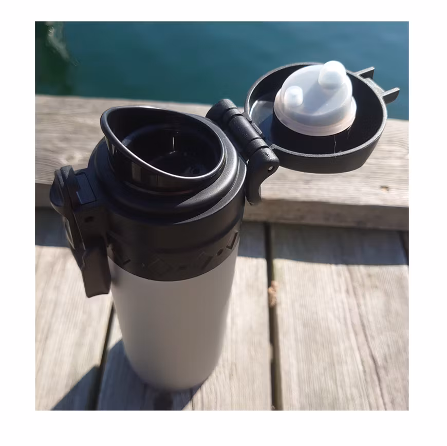 Termosmugg med låsbart lock