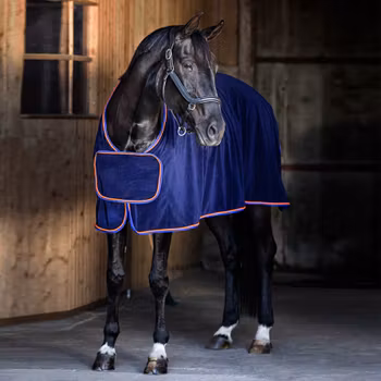 FLEECETÄCKE PLATTA I FRONTEN