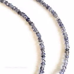 Halsband med 2 mm fasettslipad iolit