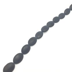 Matt svart onyx oval 13x18 mm