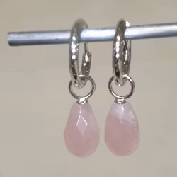 Fasettslipad rosenkvartsdroppe 8x13 mm på silverögla