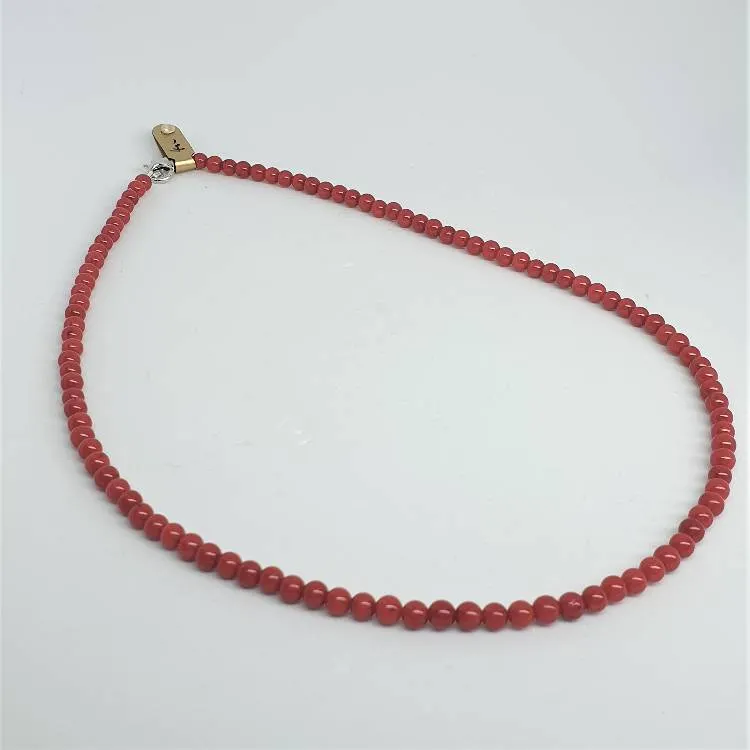 Halsband med röd korall 4mm med silverlås | PIRUM - Ädelstenar och ...
