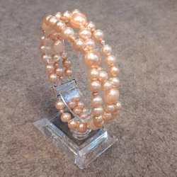 Rosé-guld pärlarmband med naturfärgade pärlor