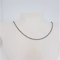 Halsband med 2-3 mm pyritsten