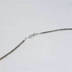 Halsband med 2-3 mm pyritsten