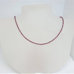 Halsband med fasettslipad 2 mm granat