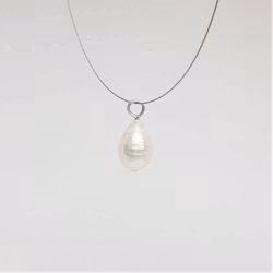 Vit pärldroppe 10x17 mm, på silverögla