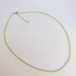Halsband med fasettslipad 3 mm peridot