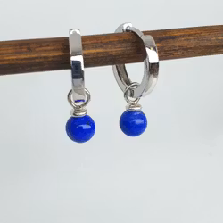 Blå lapis lazuli boll på silverögla