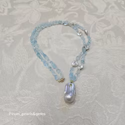 Halsband med akvamarin och barockpärlor, magnetlås i silver
