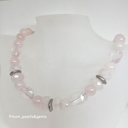 Halsband med rosenkvarts och silver med magnetlås