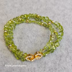 Armband med fasettslipade peridot stenar