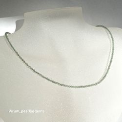 Halsband med runda 2 mm akvamarin