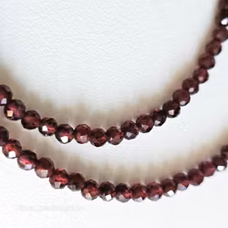 Halsband med fasettslipad 3 mm granat