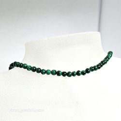 Halsband med malakit 3 mm med silverlås