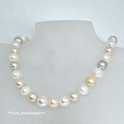 Halsband med naturfärgade mix pärlor 9,5-10 mm