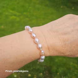 Armband med rosa barocka pärlor och silverlås
