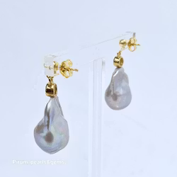 Örhängen stora silvergrå barockpärlor med förgyllt silverstift