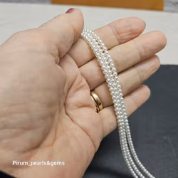 Små runda vita pärlor 2,5-3 mm