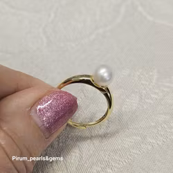 Förgylld silverring med vit odlad pärla