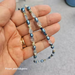 Halsband med akvamarin, hackmanit och pärlor