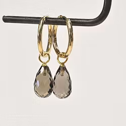 Elegant rökfärgad kvarts på förgylld silverögla