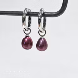 Röd droppformad pärla 8 mm på silverögla