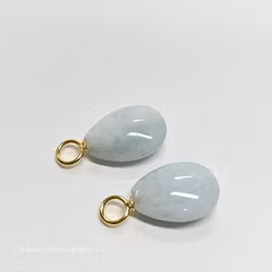 Akvamarin platt droppe på förgylld silverögla