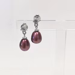 Röda örhängen med pärlor 8 mm på nickelfritt silverstift