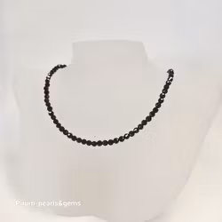 Halsband med rund fasettslipad 4,5 mm granat