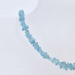 Halsband med turkos 3-5 mm apatitsten