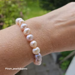 Armband med rosa naturfärgade pärlor