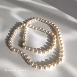 Pärlcollier med 7-7,5 mm vita japanska akoya pärlor och förgyllt silverlås