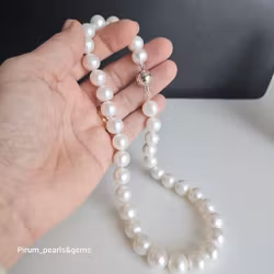 Vit pärlcollier 11-12 mm med nickelfritt silverlås