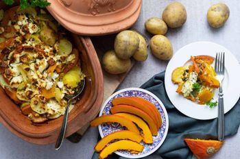 Potatisgryta med pumpa och fetaost, tillagad i en lergryta från Römertopf