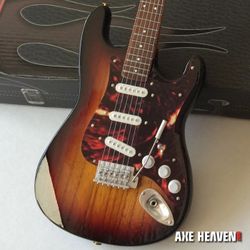 Sunburst Fender™ Strat™ Guitar Tortoise Pickguard Model