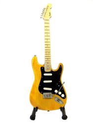 Fender Stratocaster Black pickguard natural